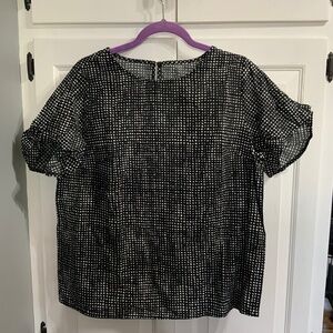 Women’s Size Large Short Sleeve Blouse